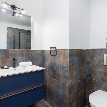 Modern Podgorze With Parking By Renters Apartman